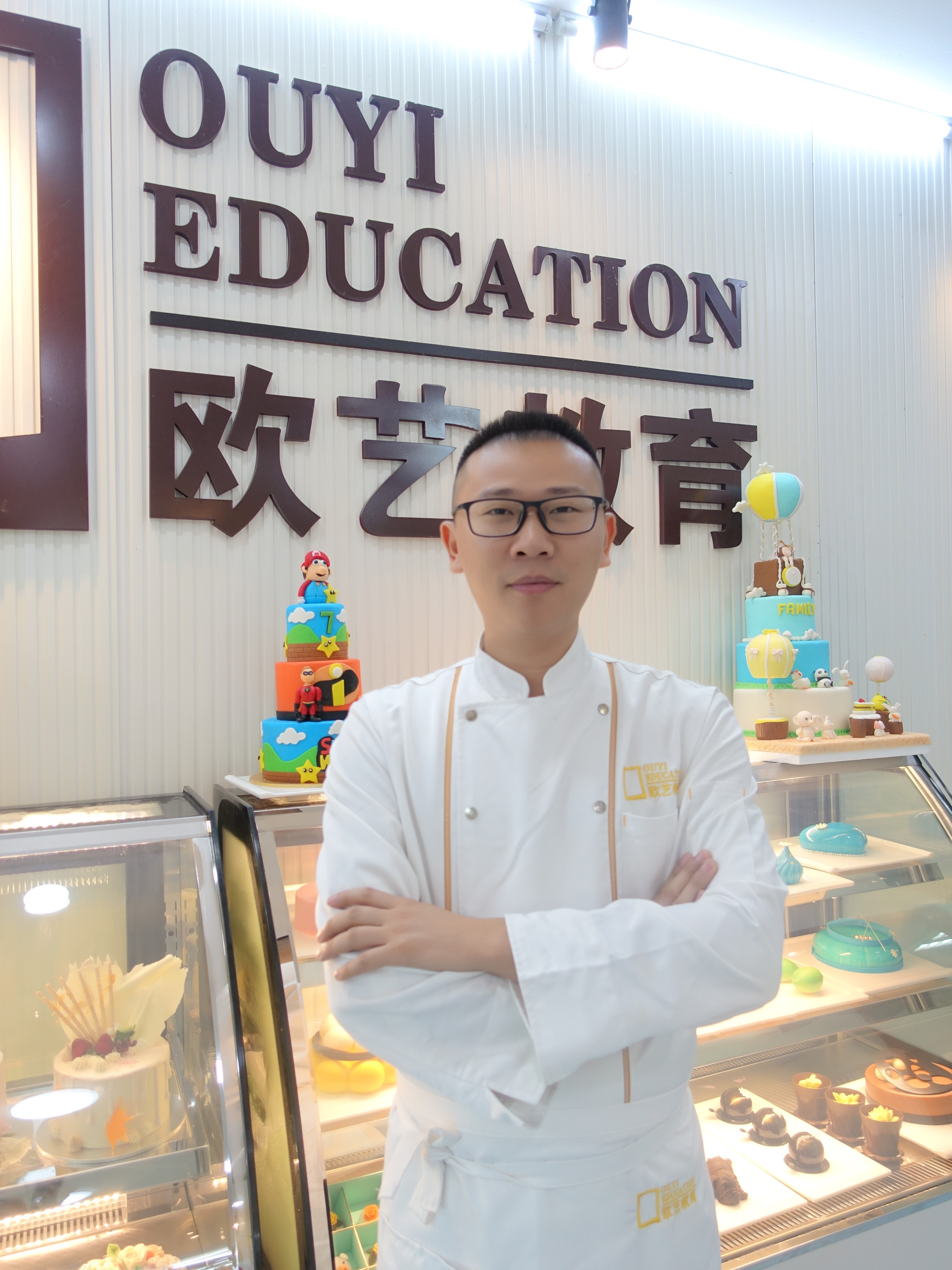 教你制作爆浆榴莲的做法,新品面包教程-欧艺教育