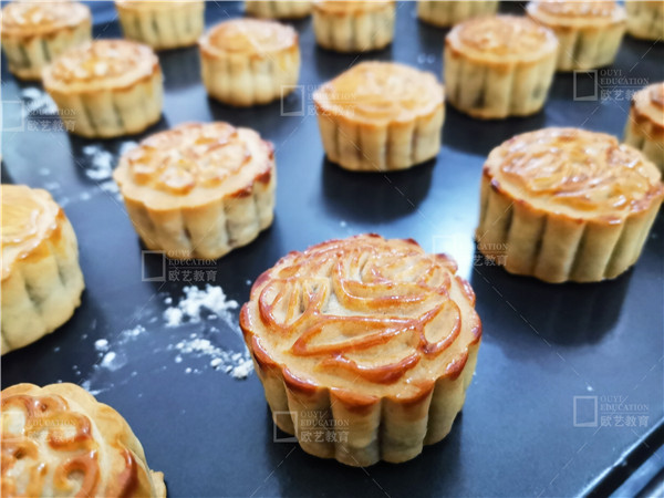 中秋节为什么要吃月饼、月饼的来源、重庆欧艺