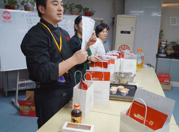 (重庆求精中学学生)