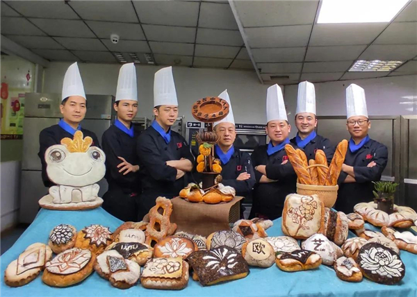 重庆欧艺、面包培训、艺术面包培训、欧艺烘焙部教学老师艺术面包作品