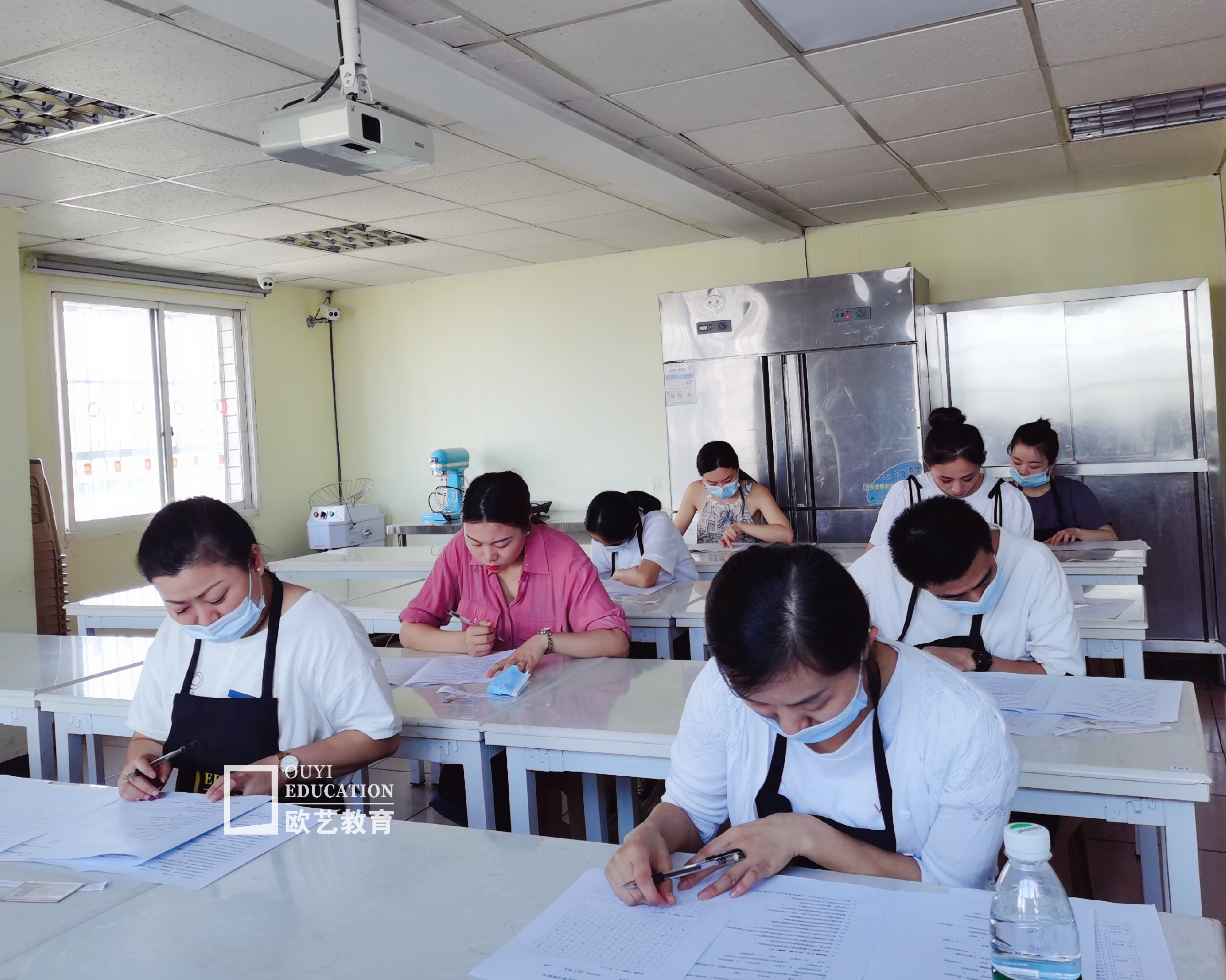 重庆欧艺西点蛋糕培训学校免费技能培训班鉴定结业考试圆满结束